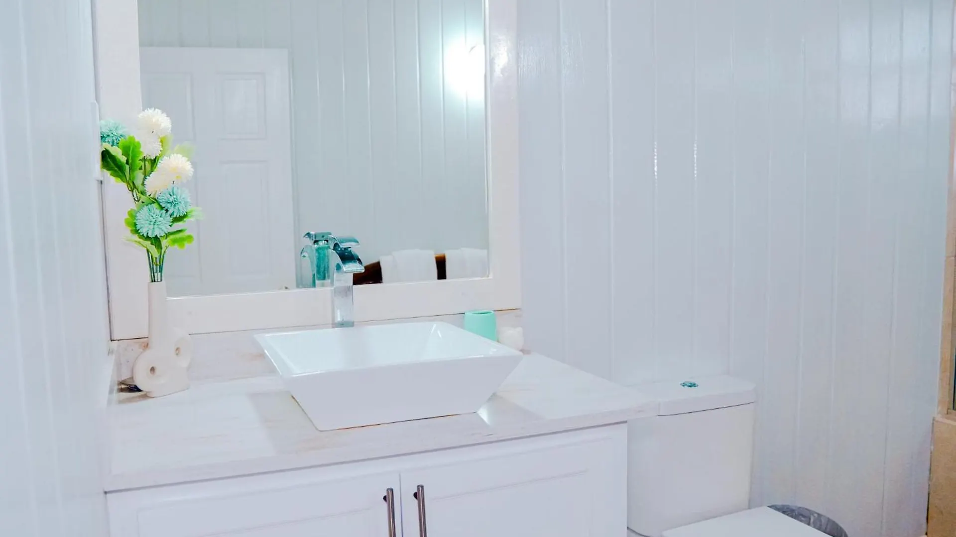 Endless Summer Beach House 3Br With Car Christ Church 0*,  Barbados